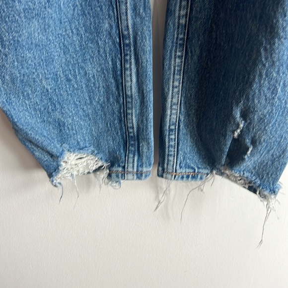 Abercrombie & Fitch High Rise Jean Mom Jean - Picture 6 of 7